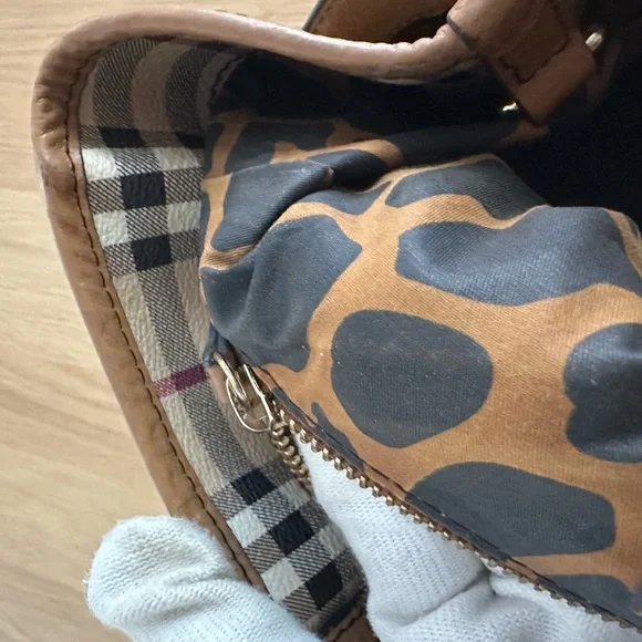 Burberry Tote Bag - Picture 14 of 16